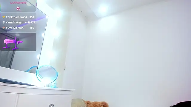 Chat +18 de karlyn_angels ao vivo