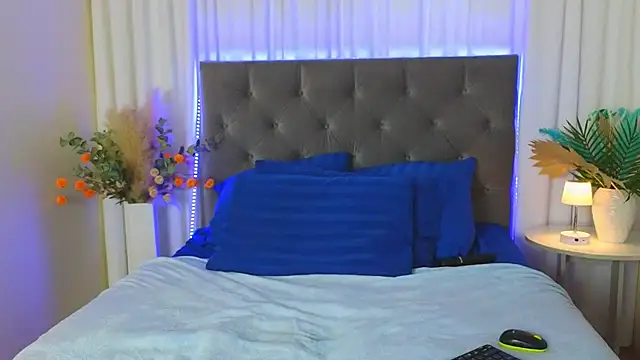 แชท XXX สดของ Ariana_Petite