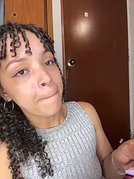 Yasmin777_ Chat XXX live