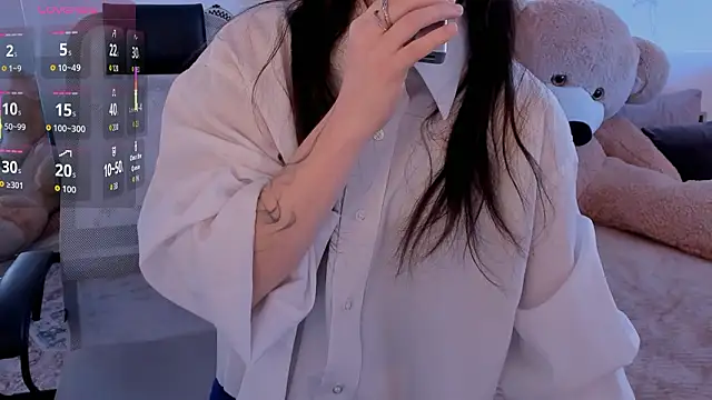 ElainebenessのライブXXXチャット