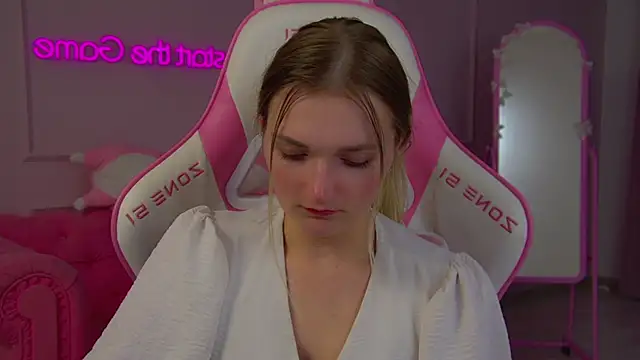 Chatroom XXX en direct de AnnyRaii