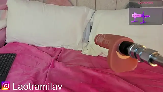 MilaVelour Chat XXX live