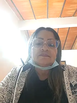 Vickyfox_ Chat XXX in diretta