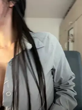 دردشة Emmily_19 الجنسية المباشرة