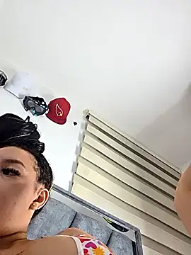 alaia_princess' Live XXX Chat