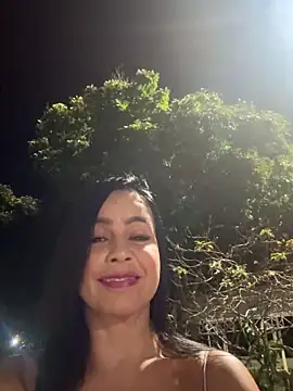 _kathaLopez_: διαδικτυακό σόου στην κάμερα