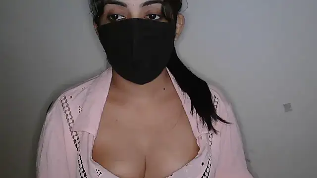 Reddy_Trisha: διαδικτυακό σόου στην κάμερα