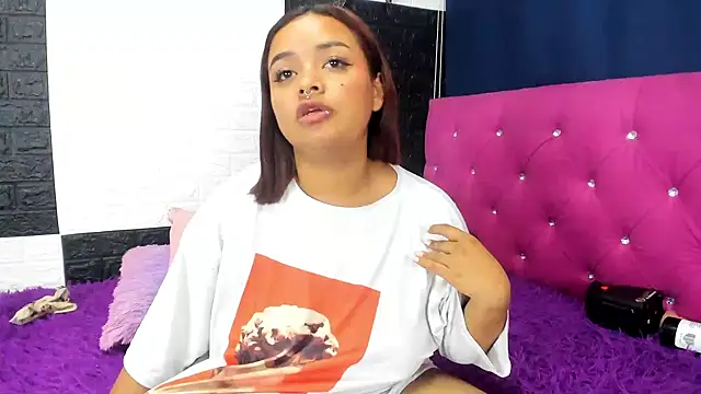 Chat XXX en directo de SofiiaCutee