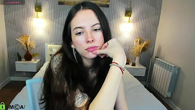 elise_robbie's Live XXX Chat