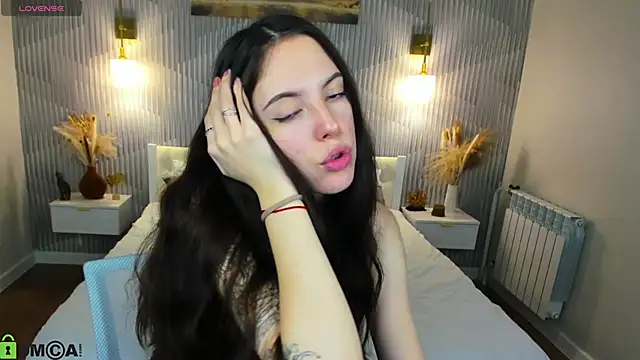 elise_robbie's Live XXX Chat