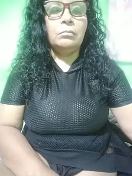 Amarantha25 élő XXX-chatje