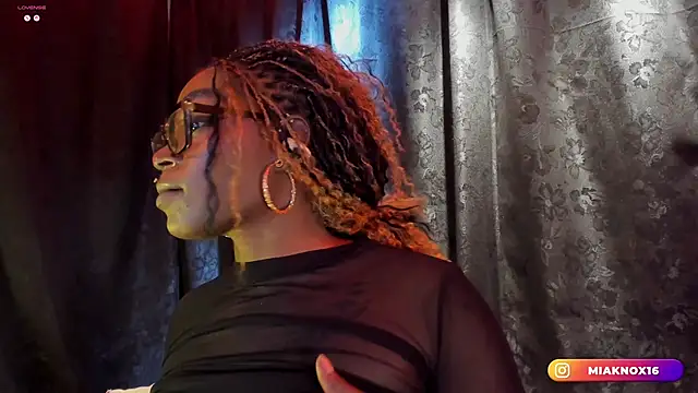 Webkamerová show MiaKnox