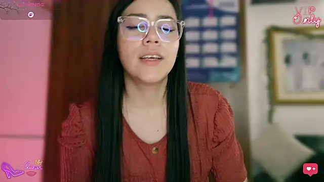 LauGrayJ Adlı Modelin Canlı XXX Sohbeti