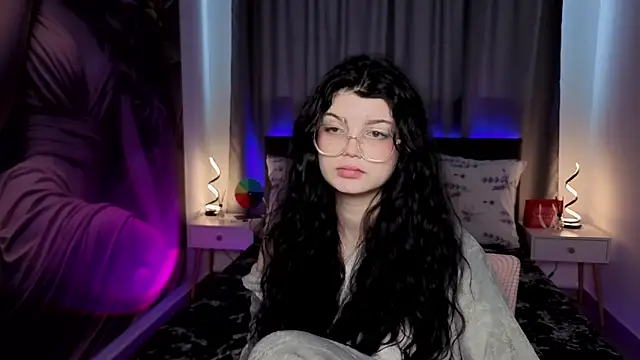 MileyRood Adlı Modelin Canlı XXX Sohbeti