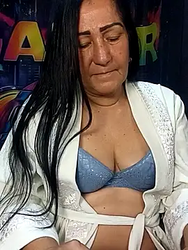 Chat +18 de EmmieRae__ ao vivo