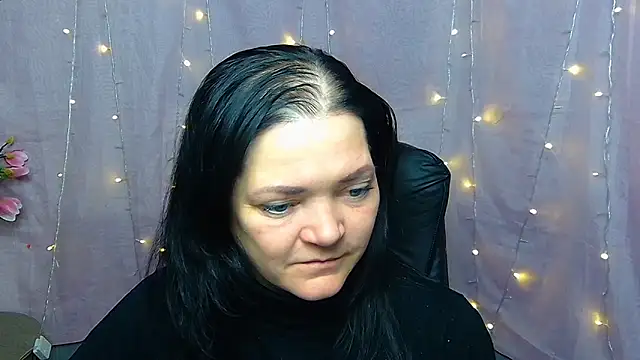 LauraFinn live XXX chat