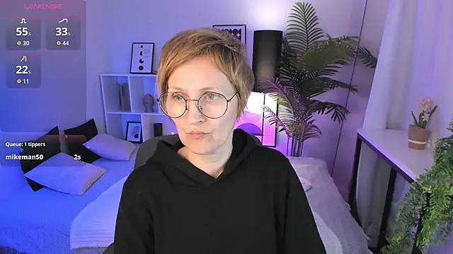 Paris_Cherry Show in webcam