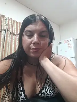 Lucia_queen Chat XXX in diretta