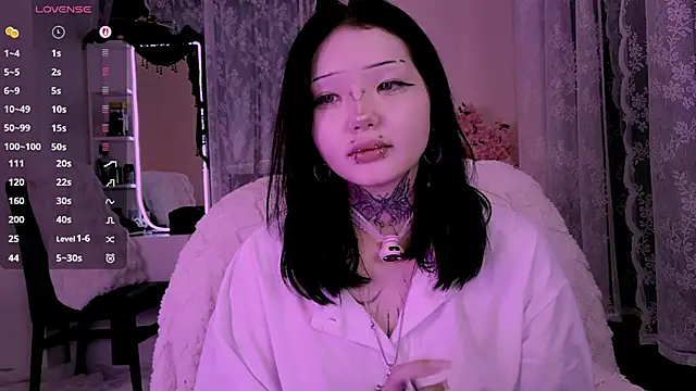 XXX chat uživo modela Lein_Bone