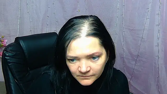 LauraFinn Chat XXX in diretta