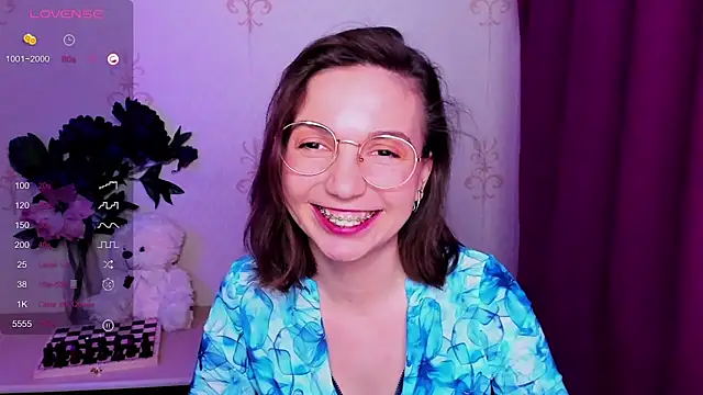 แชท XXX สดของ KindHazelHere_