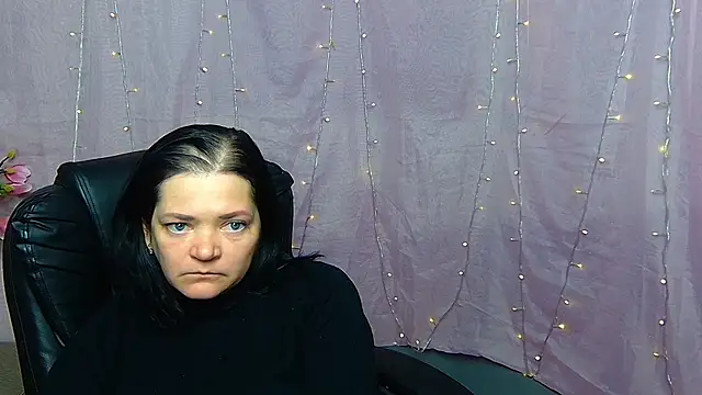 LauraFinn's Live XXX Chat