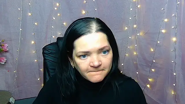 LauraFinn's Webcam Show