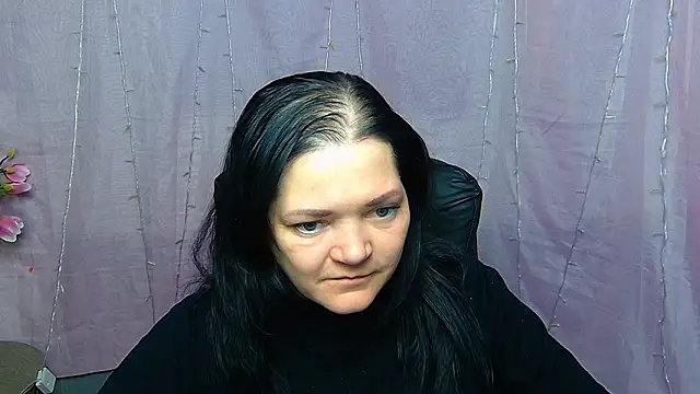 LauraFinn – Kamerová šou