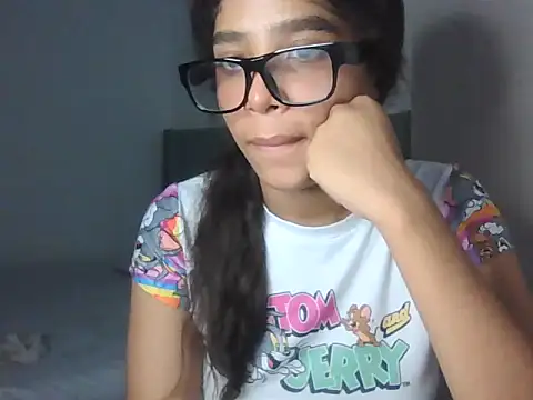 VictoriaSkinny's Live XXX Chat