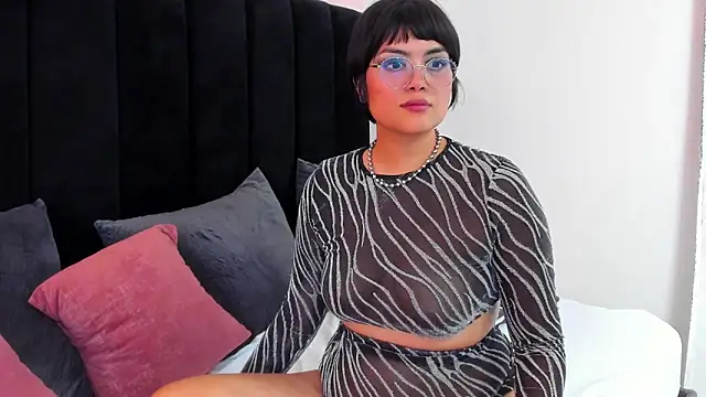 Chatroom XXX en direct de barbara_mmoon