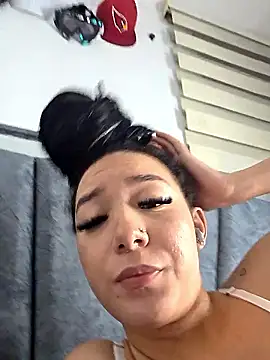 Chat +18 de alaia_princess ao vivo