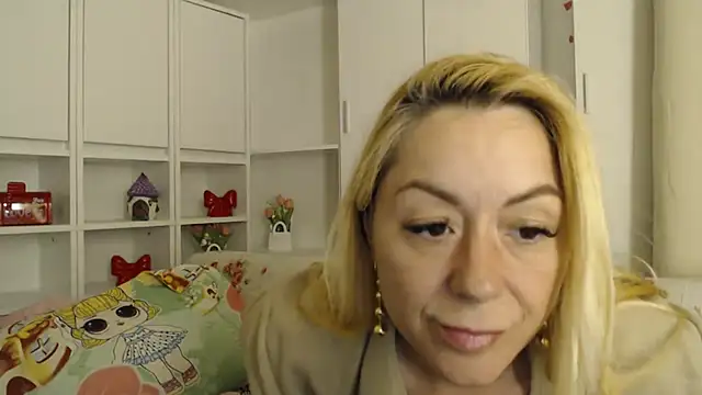 Chat XXX en directo de _karolynesyera_