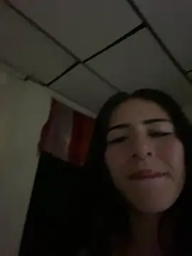 Mhelanny2 Adlı Modelin Canlı XXX Sohbeti