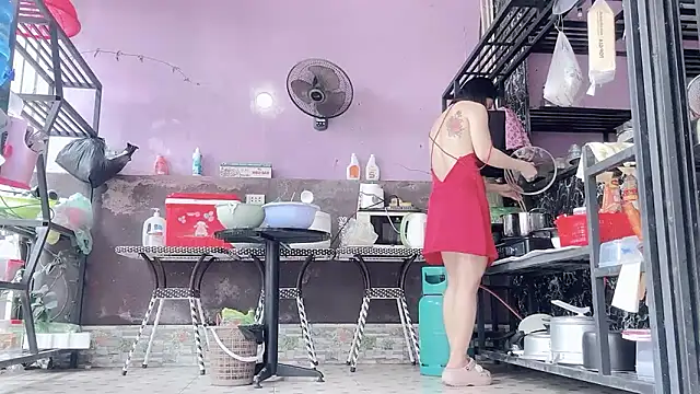 LinhChi_9x's Live XXX Chat