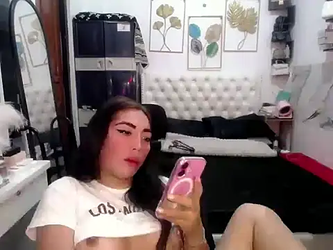 kristinestar Adlı Modelin Canlı XXX Sohbeti