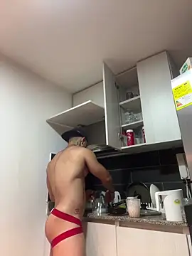 Chat XXX ao vivo de Ezzio_Scolaro