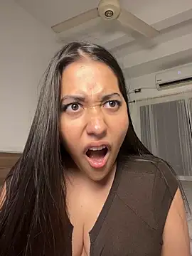 Nhefertary Chat XXX in diretta