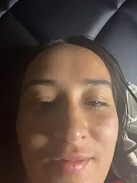 RAKEL37 Adlı Modelin Canlı XXX Sohbeti