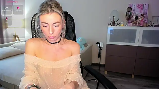 Онлайн чат XXX DannaEvan