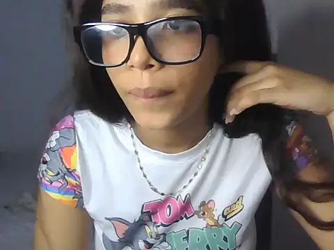 دردشة VictoriaSkinny الجنسية المباشرة