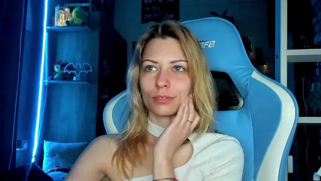 karo123421 Adlı Modelin Canlı XXX Sohbeti