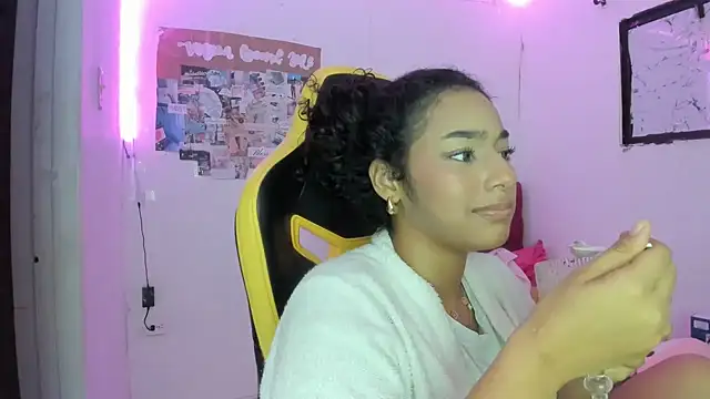 emily_stars1のウェブカメラショー