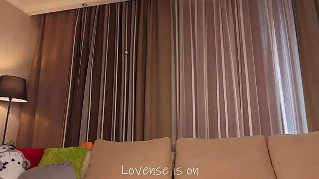 Онлайн чат XXX LurleneRamo