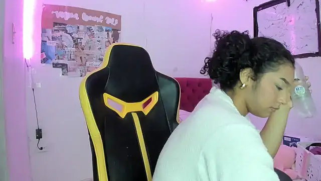 Pertunjukan Kamera Web emily_stars1