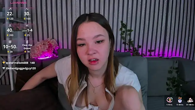 Show modela Lori_Bllossom na web-kameri