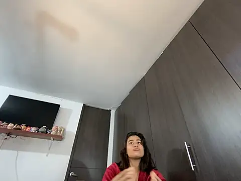 Cloebaker12 现场XXX聊天