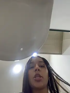 Show modela Brunettecollins05 na web-kameri