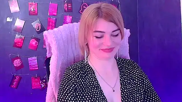 CuttieEmma 现场XXX聊天