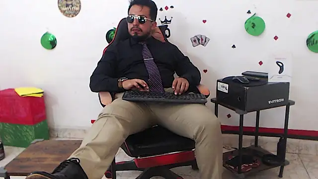 Živý XXX chat KalethBigDick