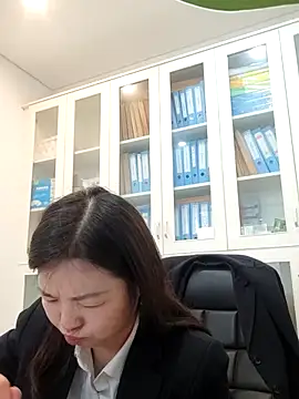 ialnuyoa_h Chat XXX in diretta